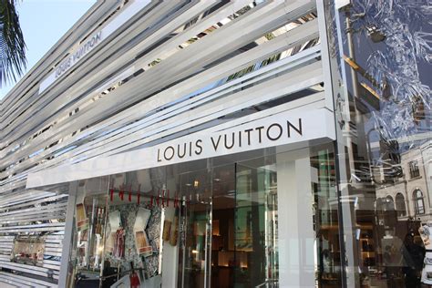 louis vuitton store beverly center.